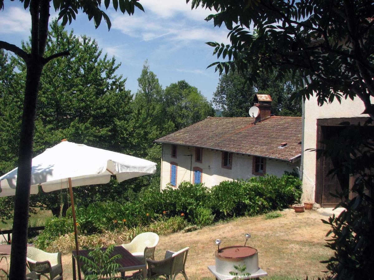 Camping La Vallee Verte Ambert Exterior photo